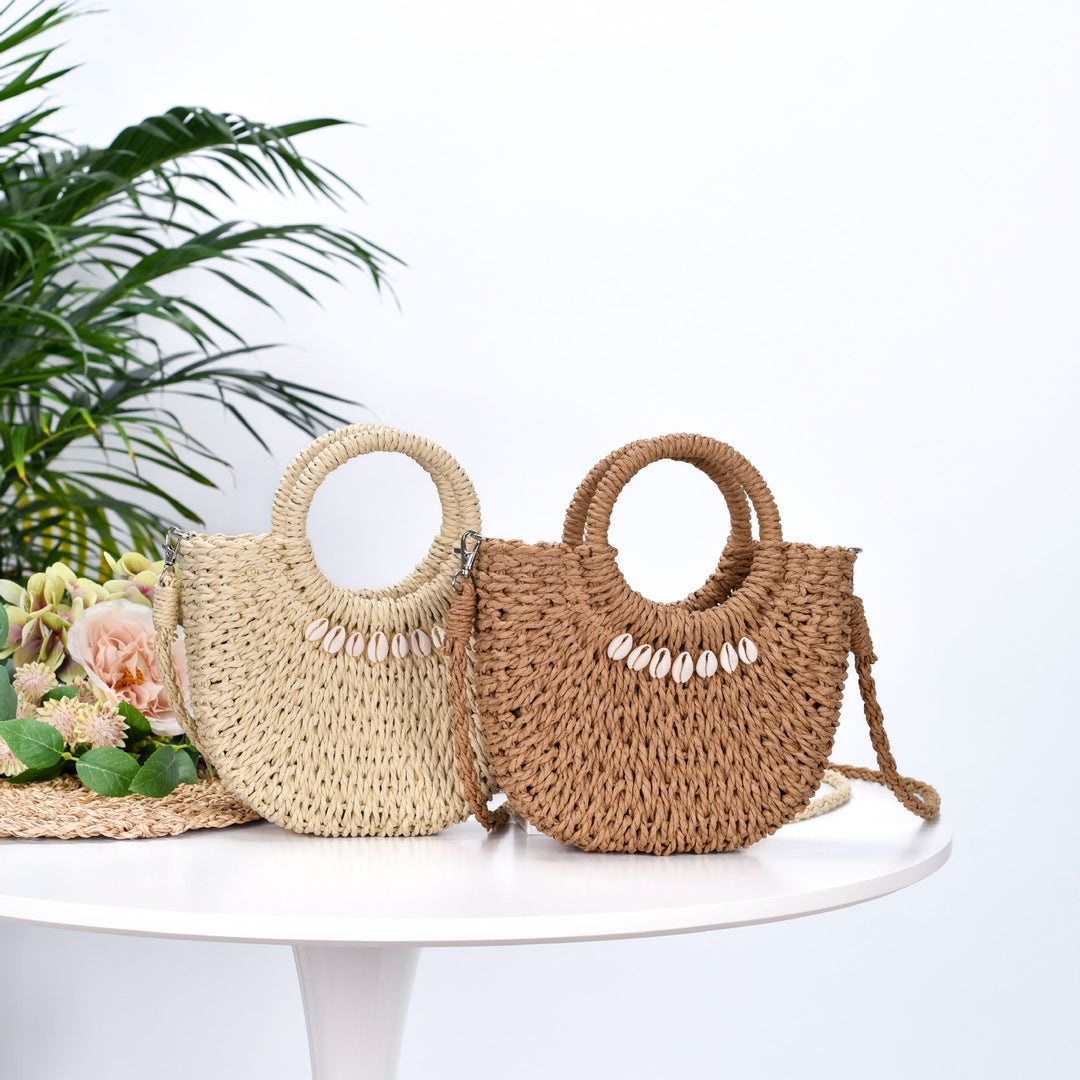 Natural fiber handbag with shell decoration Bowlift