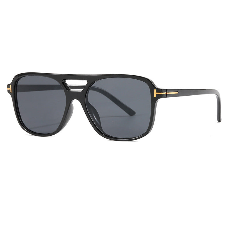 Ladies' striking sunglasses with outstanding shape Bowlift