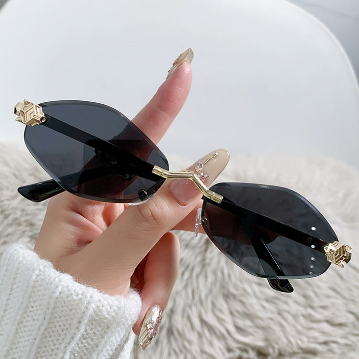 Fashion-Forward Oversized Sunglasses