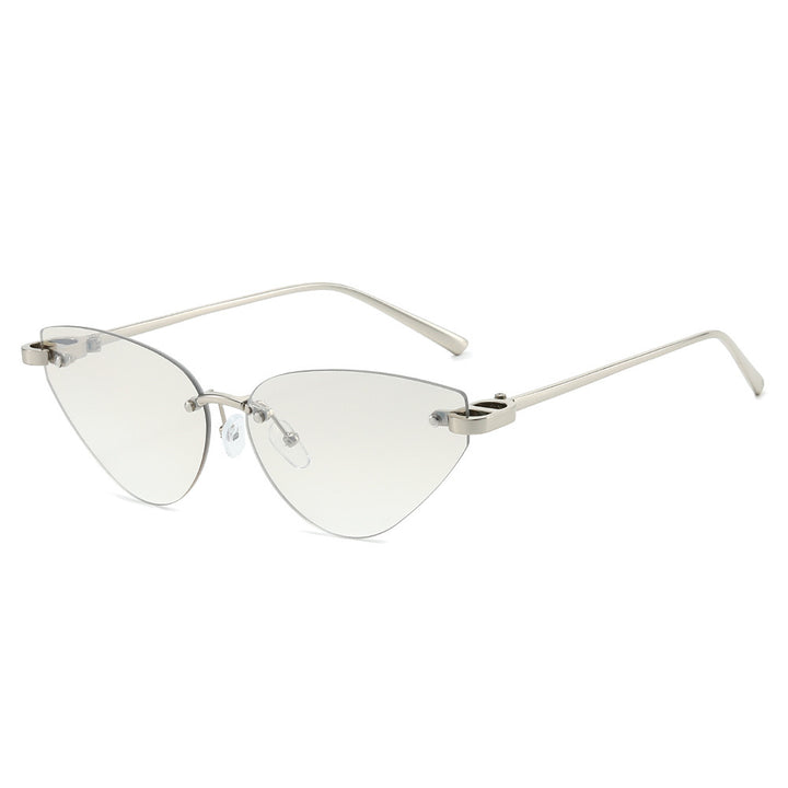 Fashion-Forward Cat-Eye Sunglasses Bowlift