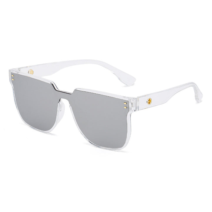 Women Fashionable Oversized Sunglasses with Distinctive Design Bowlift