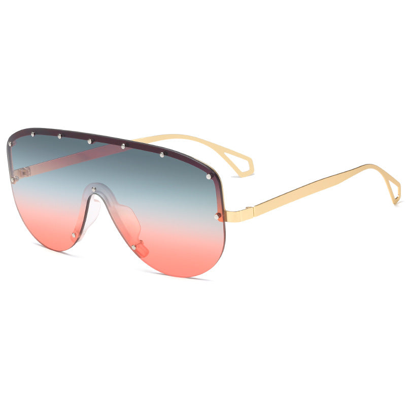 Women's Oversized Sunglasses with Modern Frame Bowlift