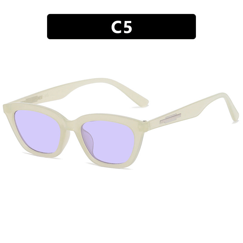 Women's trendy sunglasses in elegant cat-eye design with narrow frames Bowlift