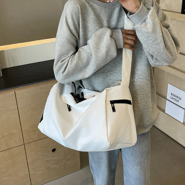 Stylish Travel Bag With Versatile Storage Options Bowlift