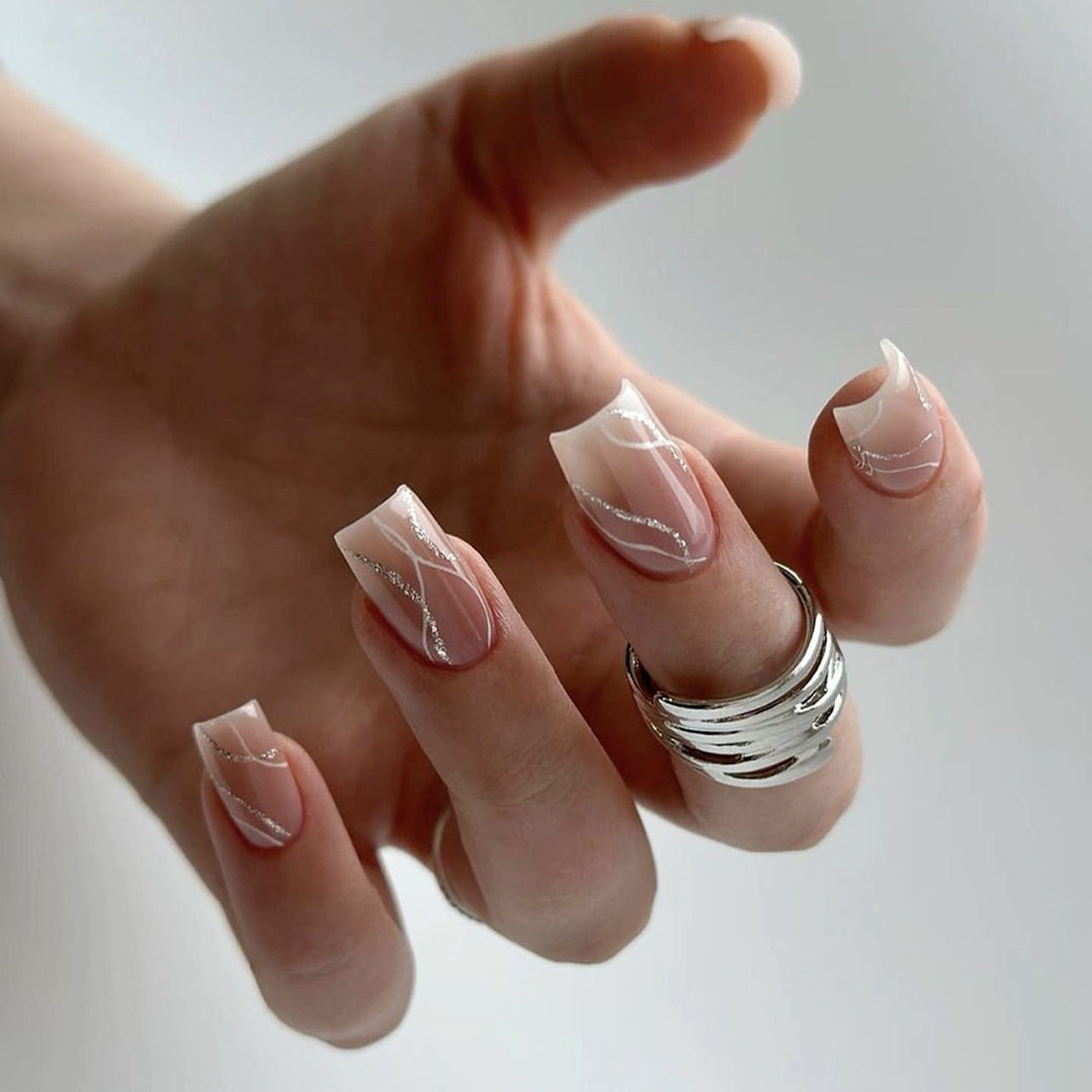 Artful artificial nails with elegant design Bowlift