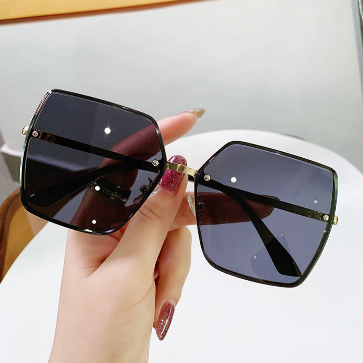 Ladies fashionable square sunglasses with polarized lenses Bowlift