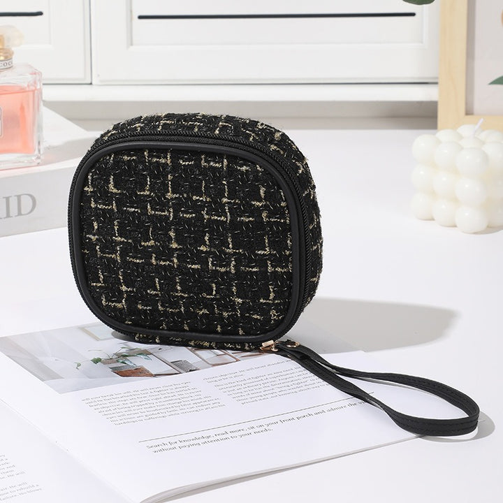 Elegant cosmetic bag with high-quality structure Bowlift