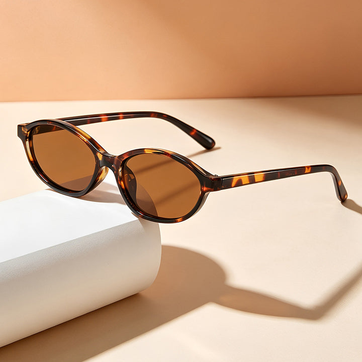 Elegant Vintage-Inspired Oval Sunglasses Bowlift