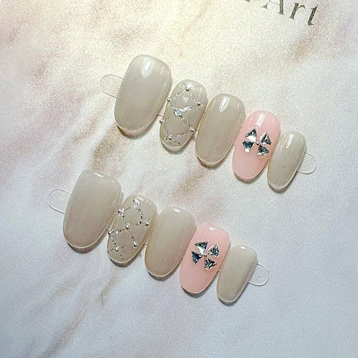 Customizable Press-On Nail Set Bowlift