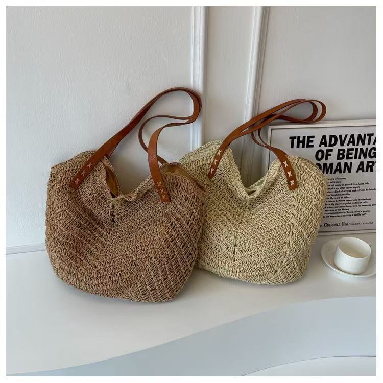 Handbag with Refined Braiding Bowlift