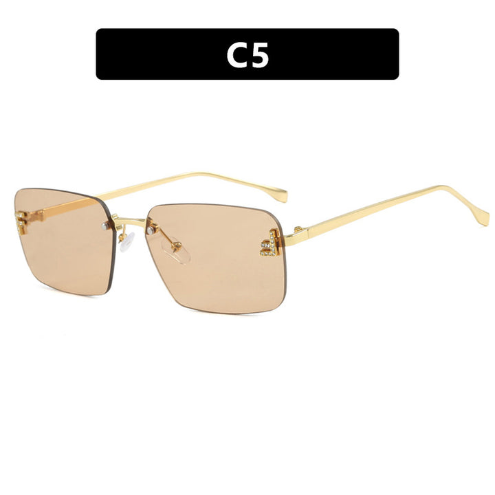 Ladies square sunglasses with elegant golden frame and stylish lenses Bowlift