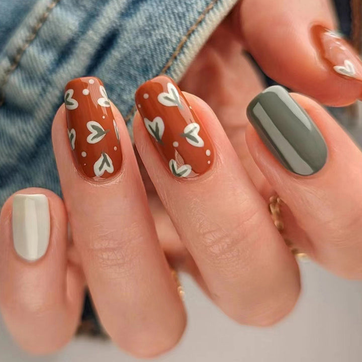 Artistic Heart Design Press-On Nail Tips Bowlift