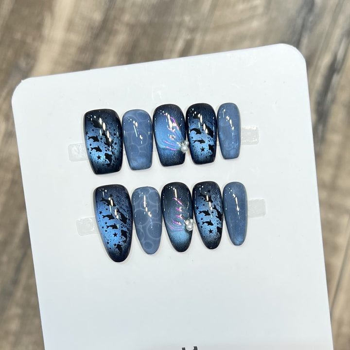 Artistic Press-On Nail Set with Starry Night Design Bowlift