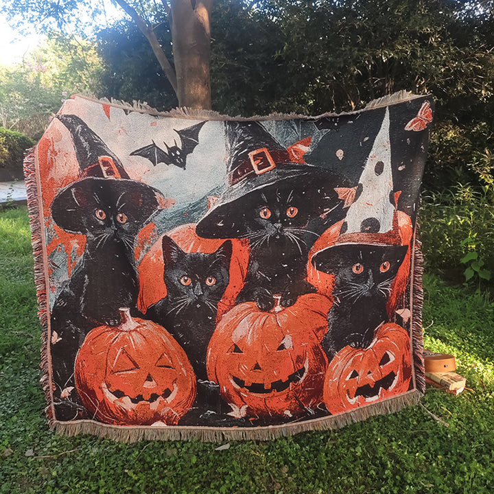 Halloween-Themed Decorative Throw Blanket