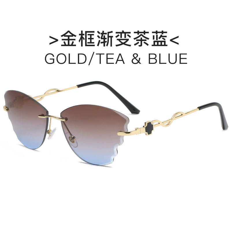 Women's extravagant Cat-Eye sunglasses with golden accents Bowlift
