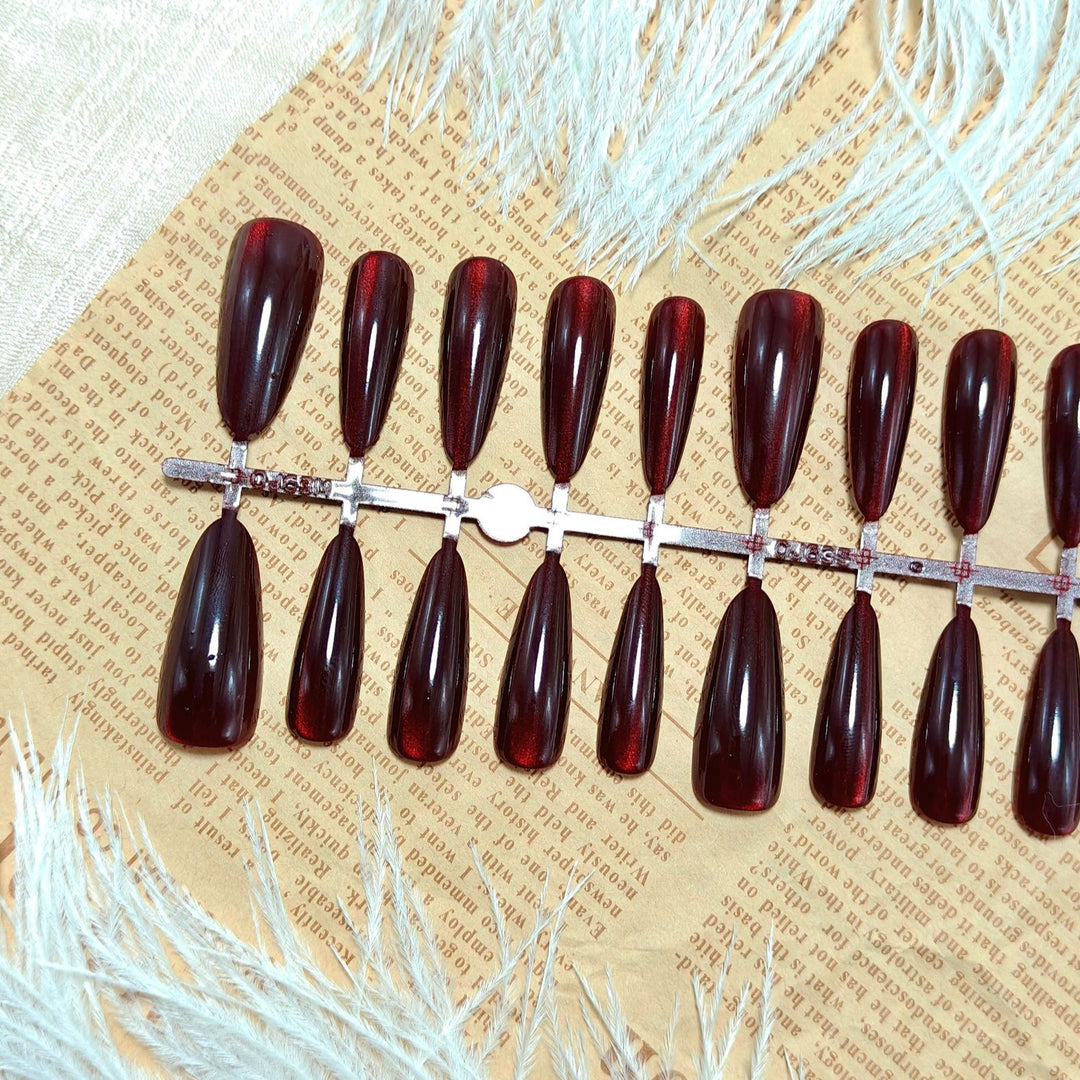 Elegant artificial nails in modern almond shape design Bowlift