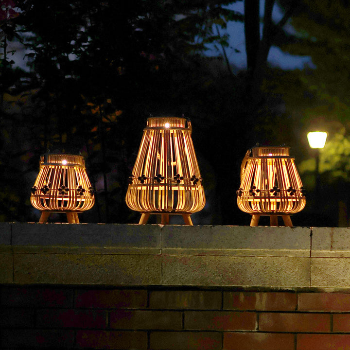 Decorative light source with natural rattan Bowlift