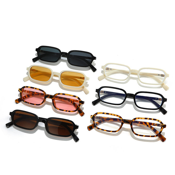 Chic Flat Lens Sunglasses with Decorative Metal Details Bowlift