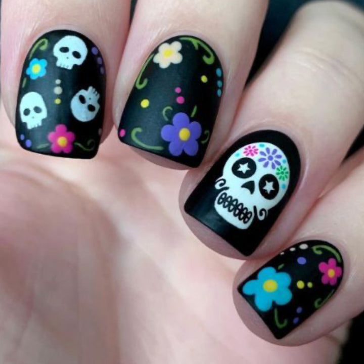 Artistic Halloween-Themed Nail Art Bowlift
