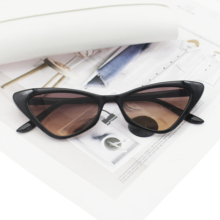 Women's Cat-Eye Sunglasses with Carefully Designed Frame Bowlift