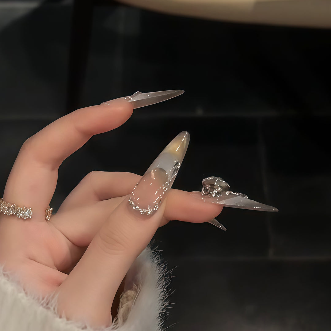 Artificial nails with elegant rhinestone accents Bowlift