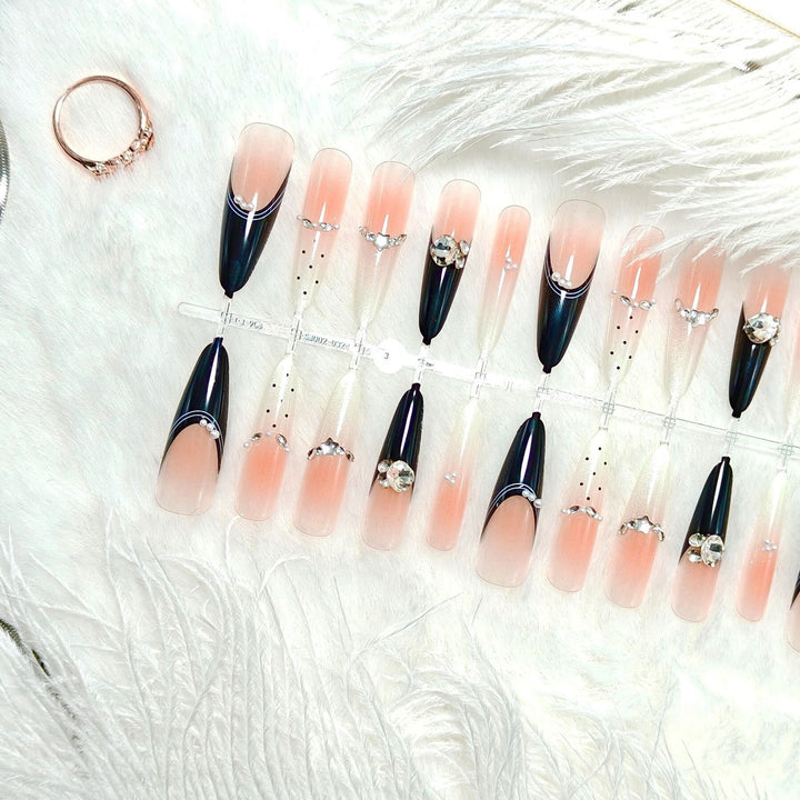 Glamorous artificial nails with glitter accents Bowlift