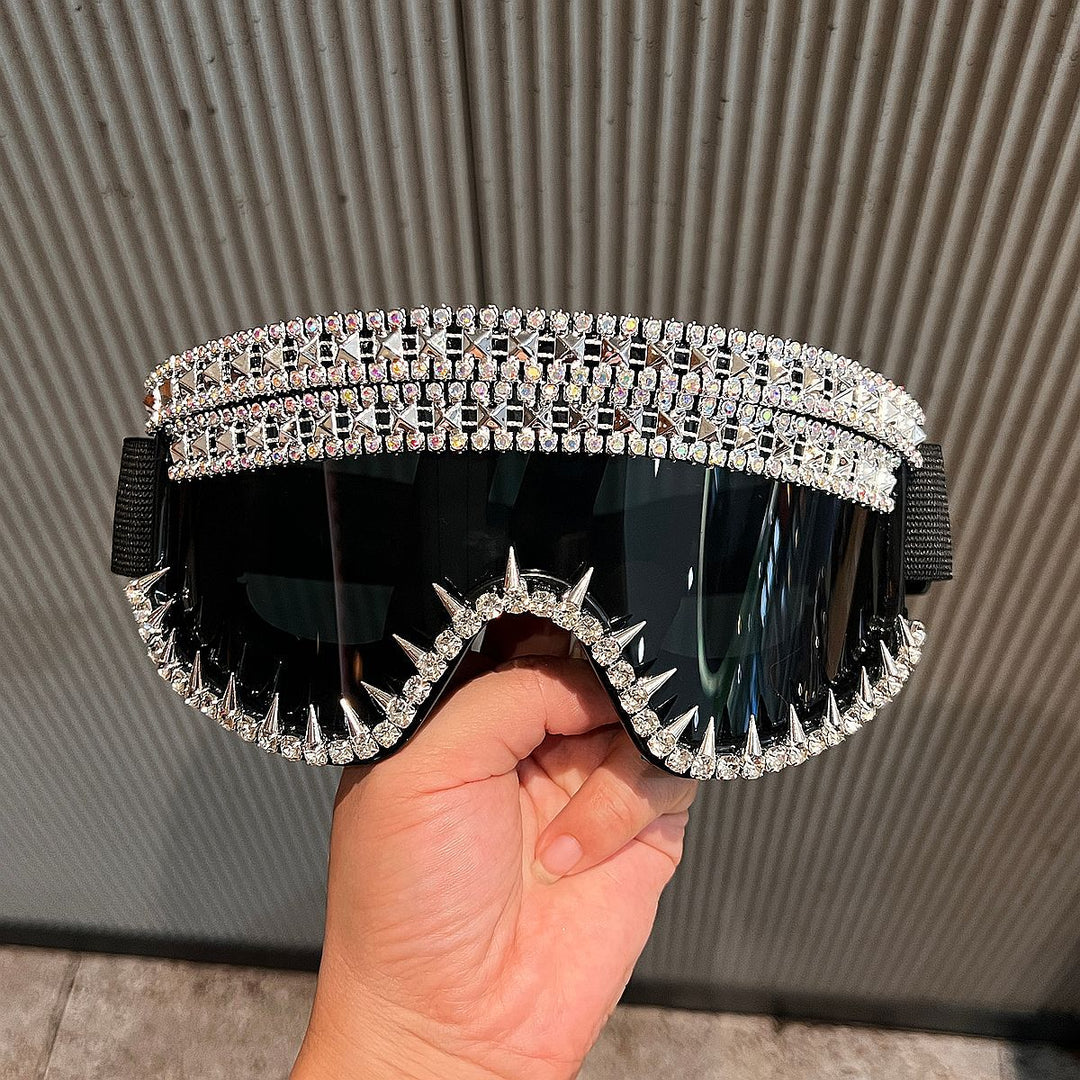 Ladies Ski Goggles with Extravagant Rhinestone Design Bowlift