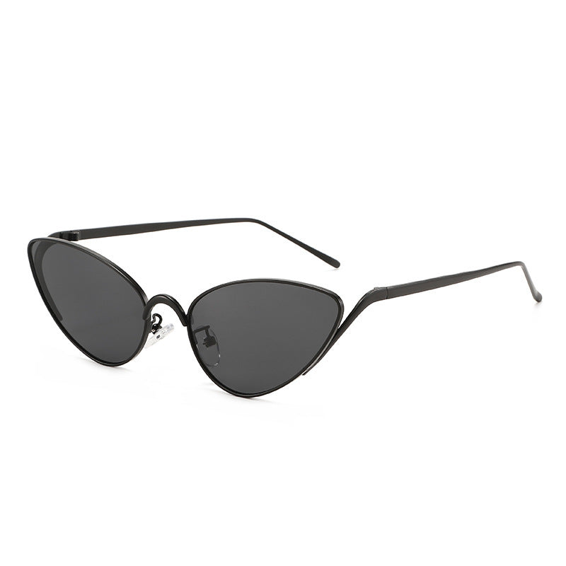 Stylish Cat-Eye Sunglasses with Lightweight Frame Bowlift