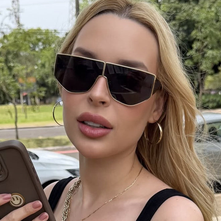 Women's trendy oversized sunglasses with distinctive geometric design Bowlift