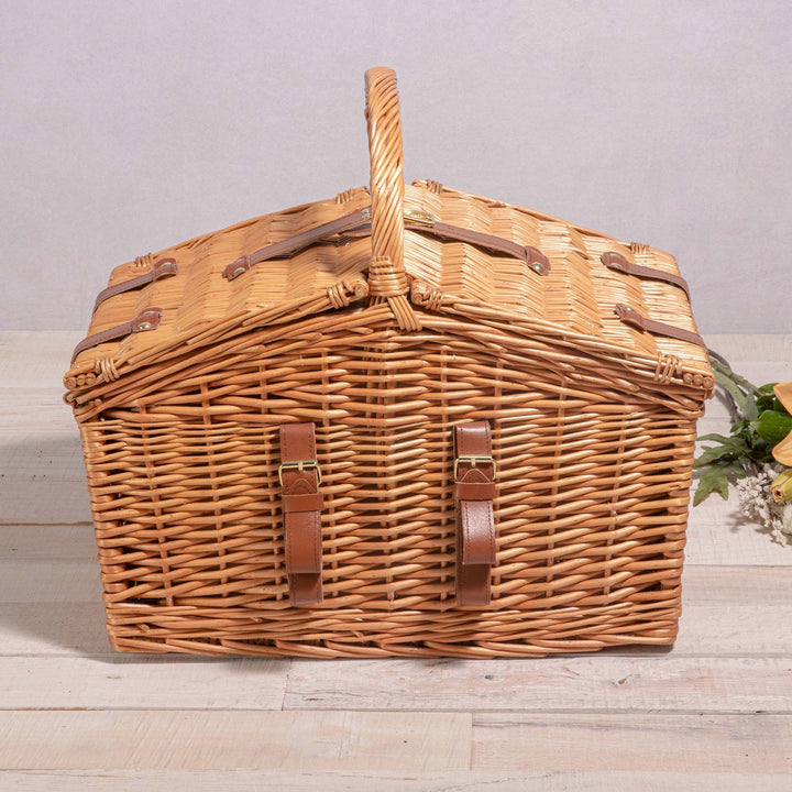 Women's basket for comfortable picnicking with practical lid Bowlift