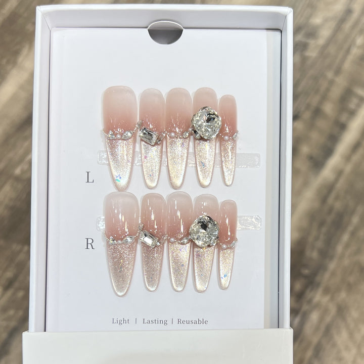 Decorative Stiletto Press-On Nail Art Set with Rhinestone Details Bowlift