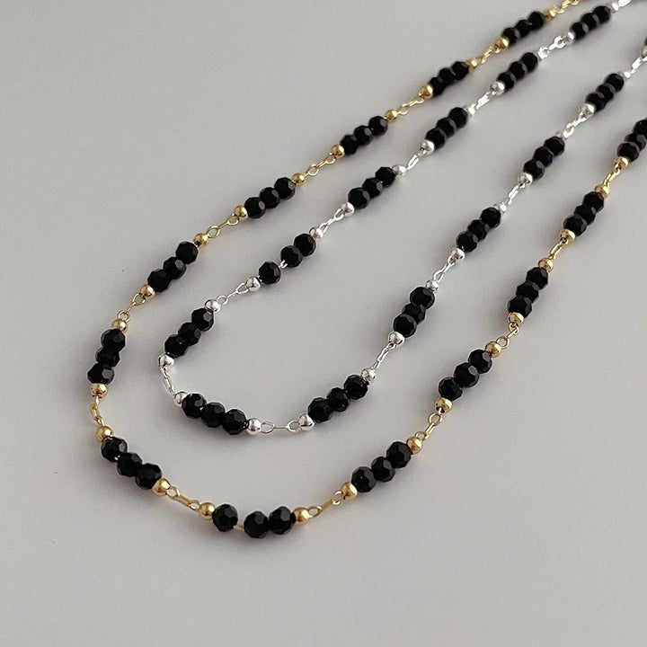 Delicate and Stylish Necklace with Sparkling Pearls Bowlift