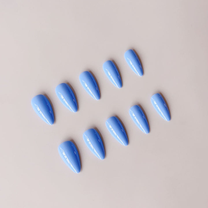 Nail set with elegant, high-gloss tips Bowlift
