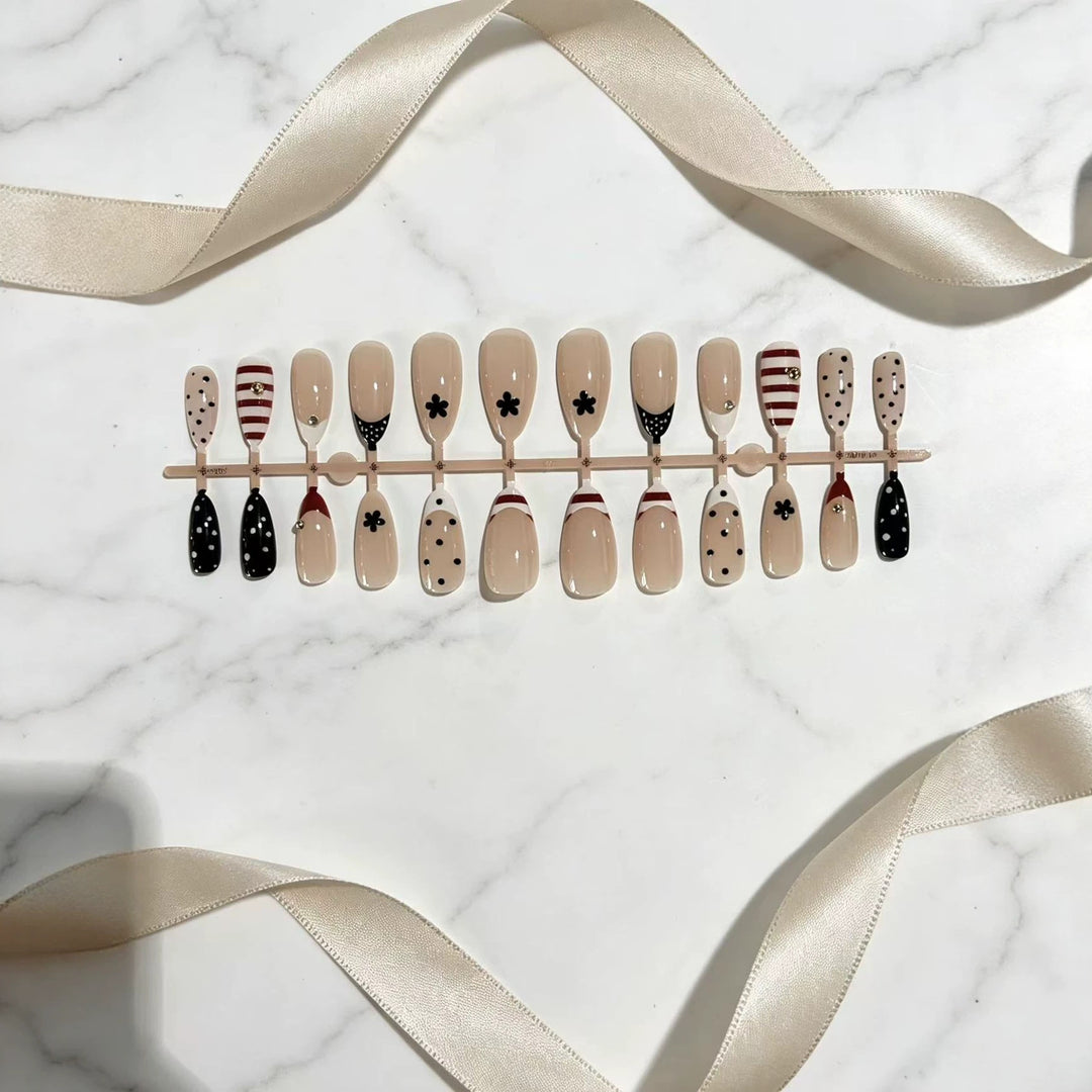 Artistic Stiletto Press-On Nail Set with Unique Patterns Bowlift