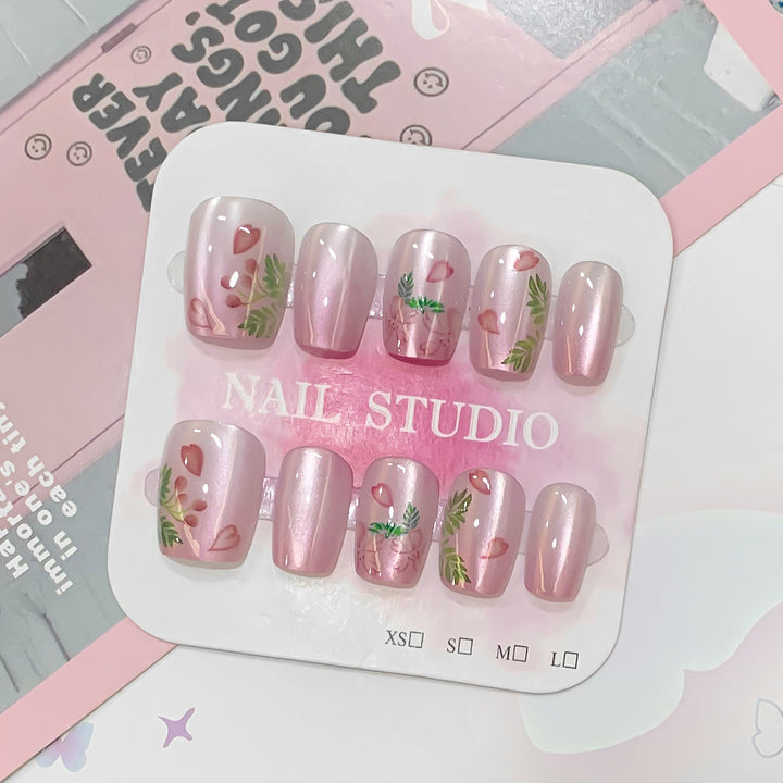 Artistic artificial nails with floral motifs Bowlift