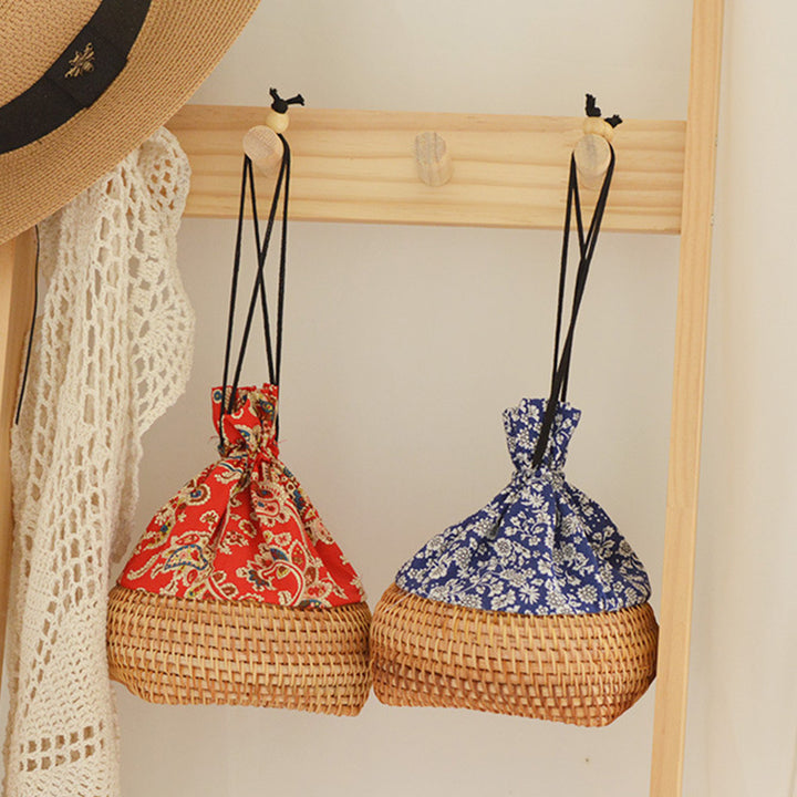 Charming storage bag made of hand-woven rattan Bowlift