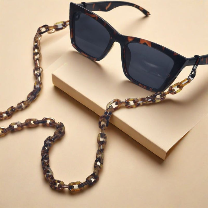 Eyewear Chain Bowlift
