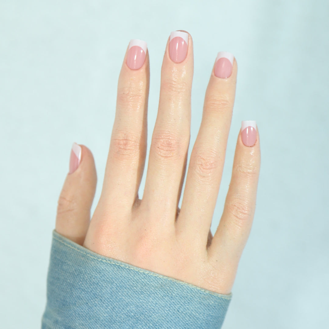 Elegant French Tip Press-On Nails with Glossy Finish Bowlift