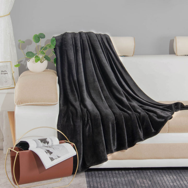 Ladies luxurious fleece blanket with soft texture Bowlift
