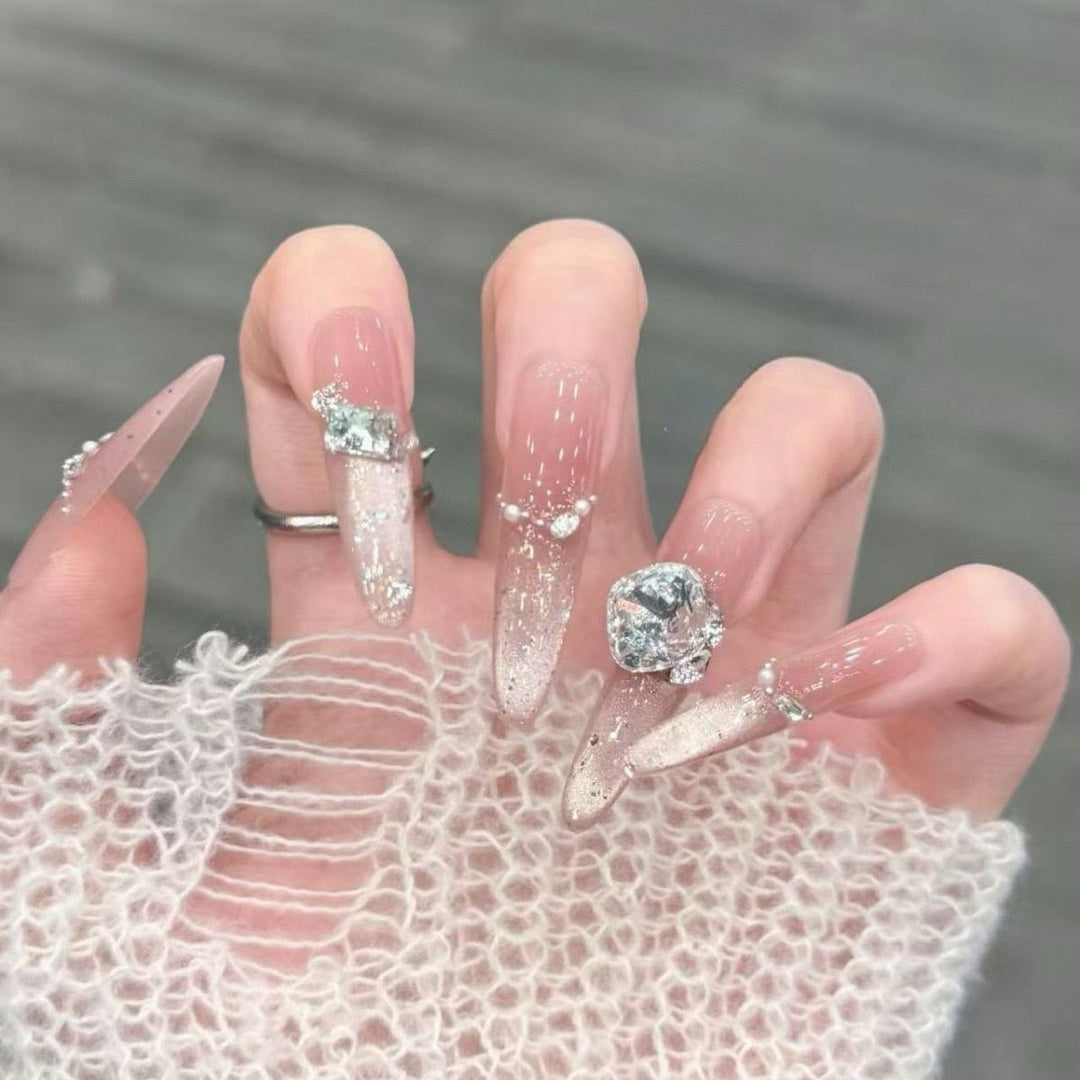 Stylish Stiletto Press-On Nail Extensions Bowlift