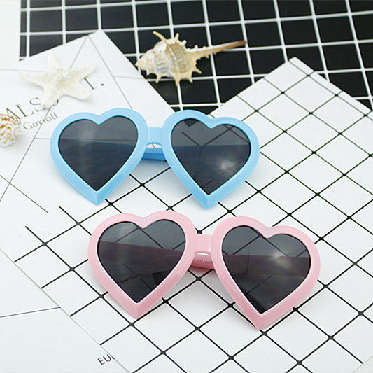Women's Heart-Shaped Sunglasses in Modern Design Bowlift