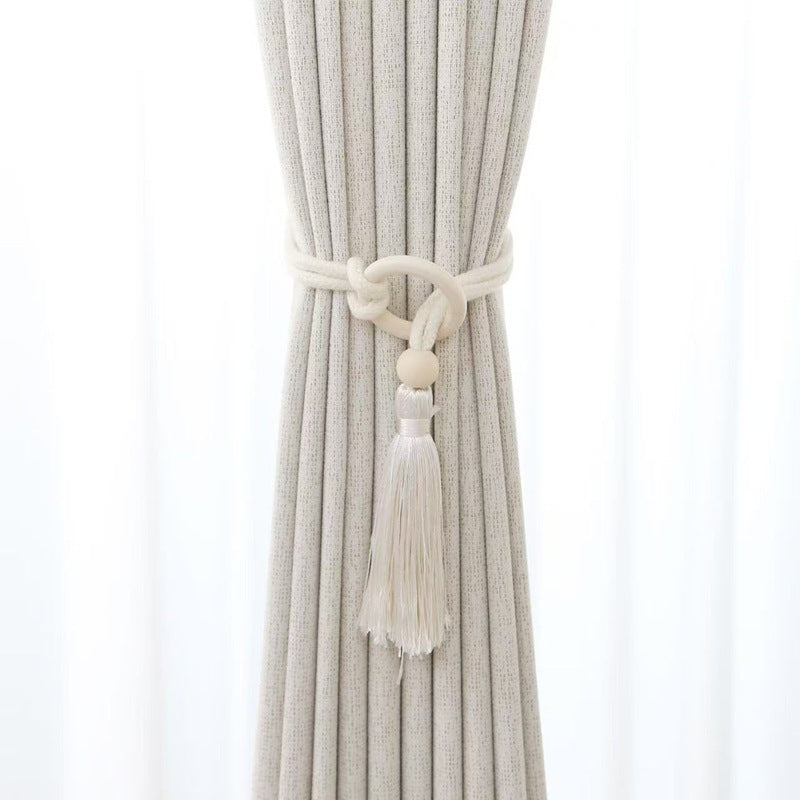 Elegant curtain tieback with tassels Bowlift