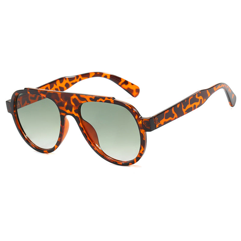 Women's stylish black sunglasses in modern design Bowlift