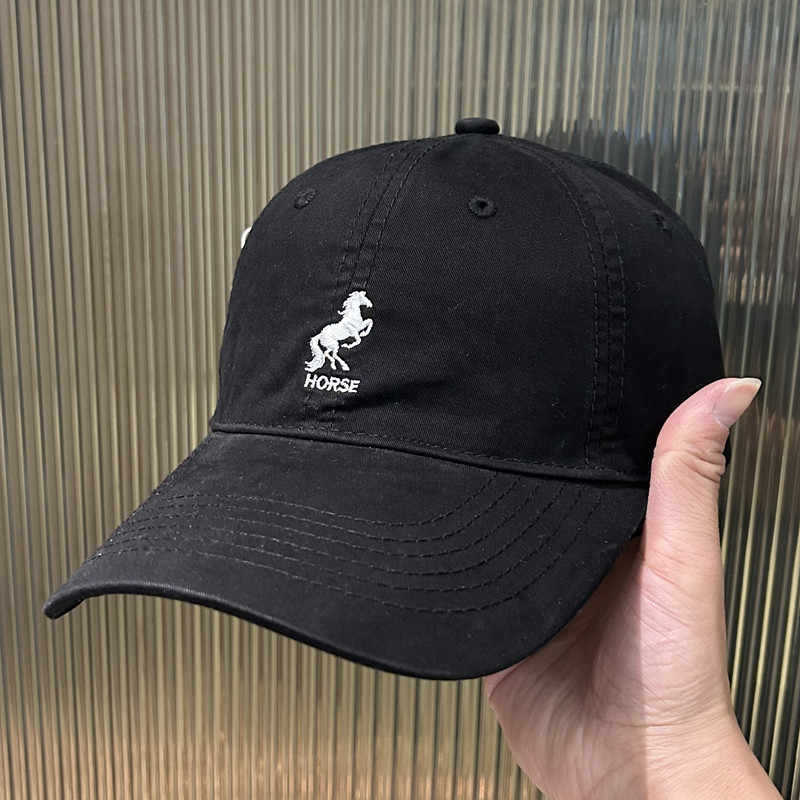 Men's Vintage-Inspired Adjustable Cap Bowlift