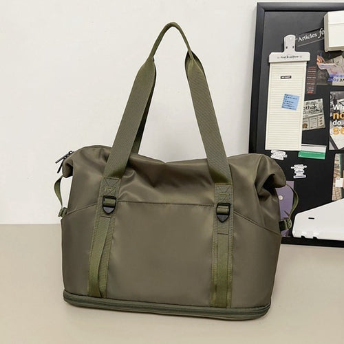 Spacious sports and travel bag with water-repellent material Bowlift