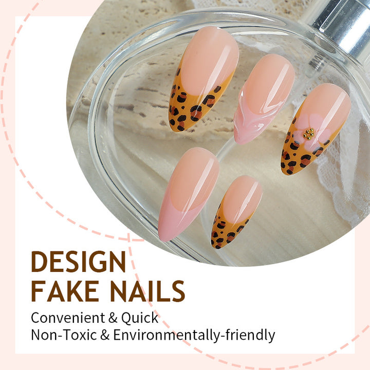 Nail set with trendy leopard design and elegant accents Bowlift