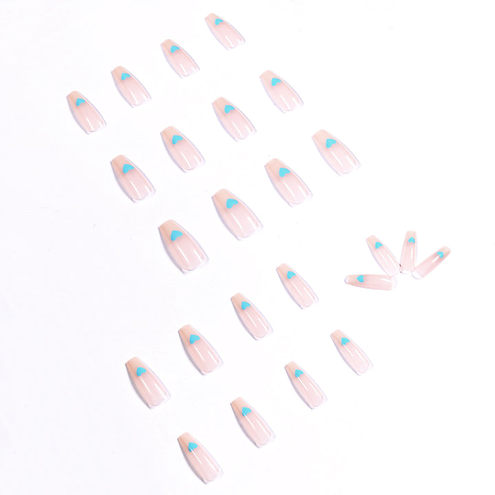 Artful nail art with heart motifs Bowlift