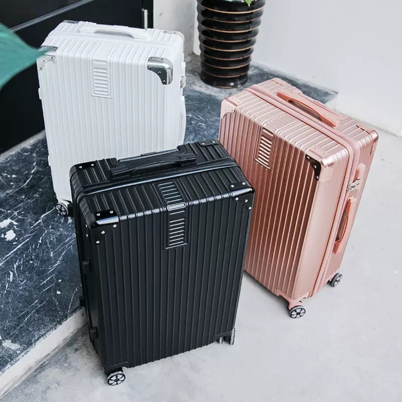 Premium Hard-Shell Spinner Suitcase Bowlift