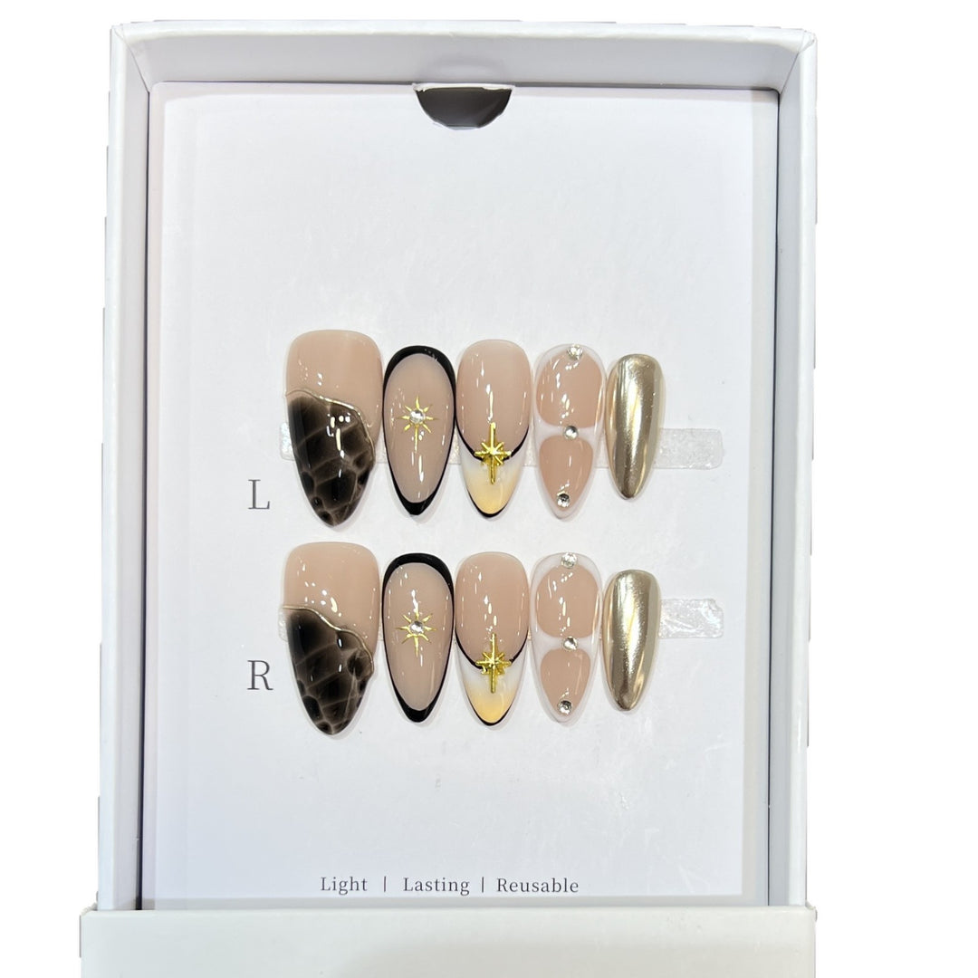 Reusable Stiletto Nail Art Set with Star and Gold Accents Bowlift