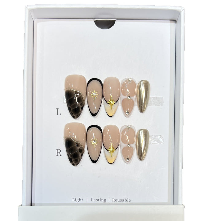 Reusable Stiletto Nail Art Set with Star and Gold Accents Bowlift